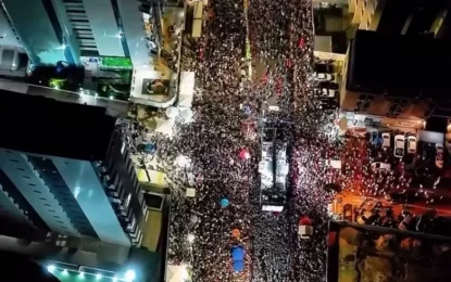 Bloco Vumbora dá início ao Via Folia com Bell Marques arrastando foliões na Epitácio Pessoa