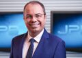 Apresentador de jornal da Globo é internado às pressas