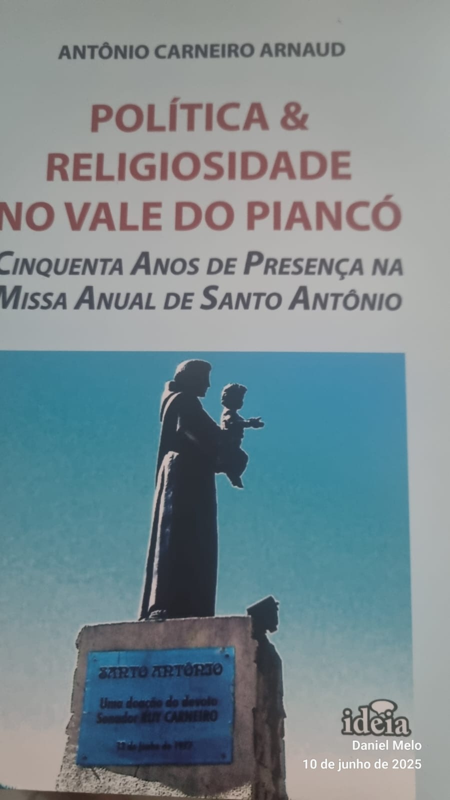 O médico Carneiro Arnaud lança o seu primeiro livro