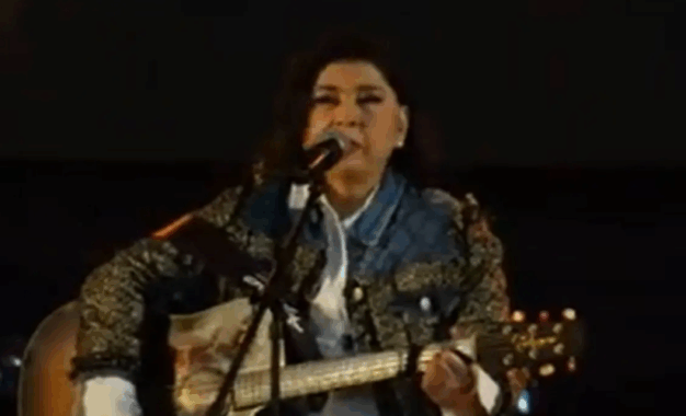 POLÊMICA: Roberta Miranda xinga homem durante show em Solânea: “Vá tomar no c*, vá se f#” – VEJA O VÍDEO