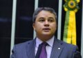 Razões políticas do abraço de Efraim ao bolsonarismo