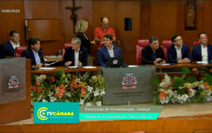 CCJ acata ajuste das gratificações de diretor escolar administrativo e pedagógico do Município