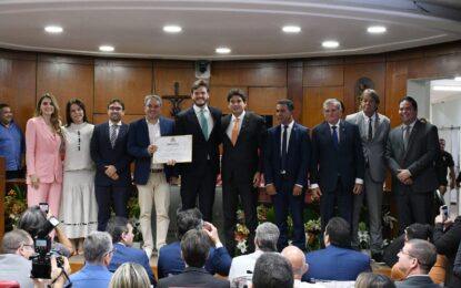 Prefeito de Campina Grande, Bruno Cunha Lima, recebe o Título de Cidadão Pessoense