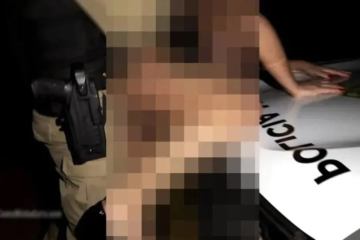 INUSITADO: PM é filmado fazendo sexo em viatura com mulher enquanto marido assiste – VEJA O VÍDEO