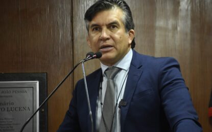 Parlamentar comemora aprovação de projeto que combate erotização infantil