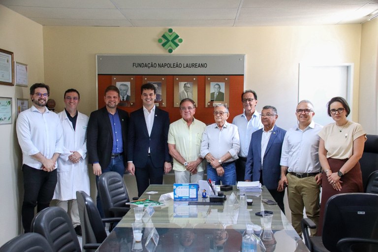 Saúde da Paraíba amplia rede de alta complexidade com cirurgias robóticas e transplante de medula no Hospital Napoleão Laureano