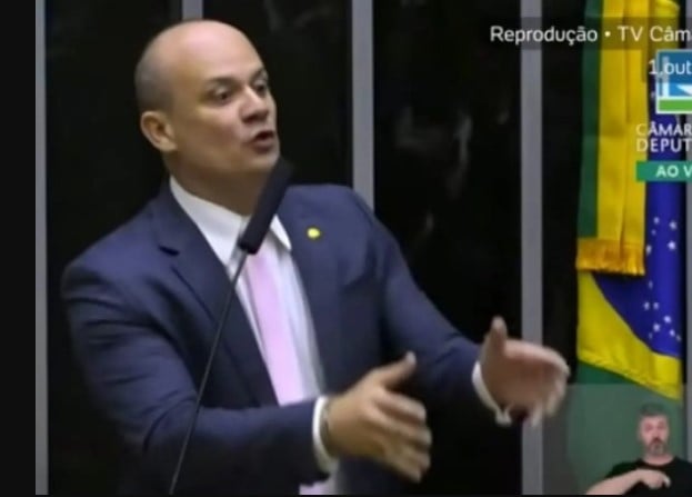 Com patrimônio milionário, Cabo Gilberto critica isenção do IR e reclama do preço do Iphone – VEJA VÍDEO