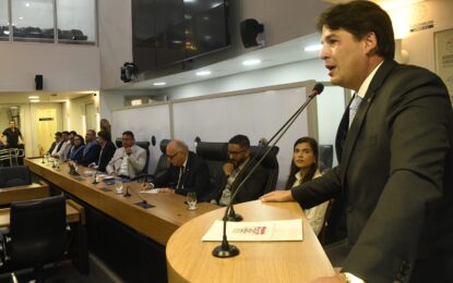 Em sessão conjunta, Câmara e Assembleia comemoram Dia do Administrador