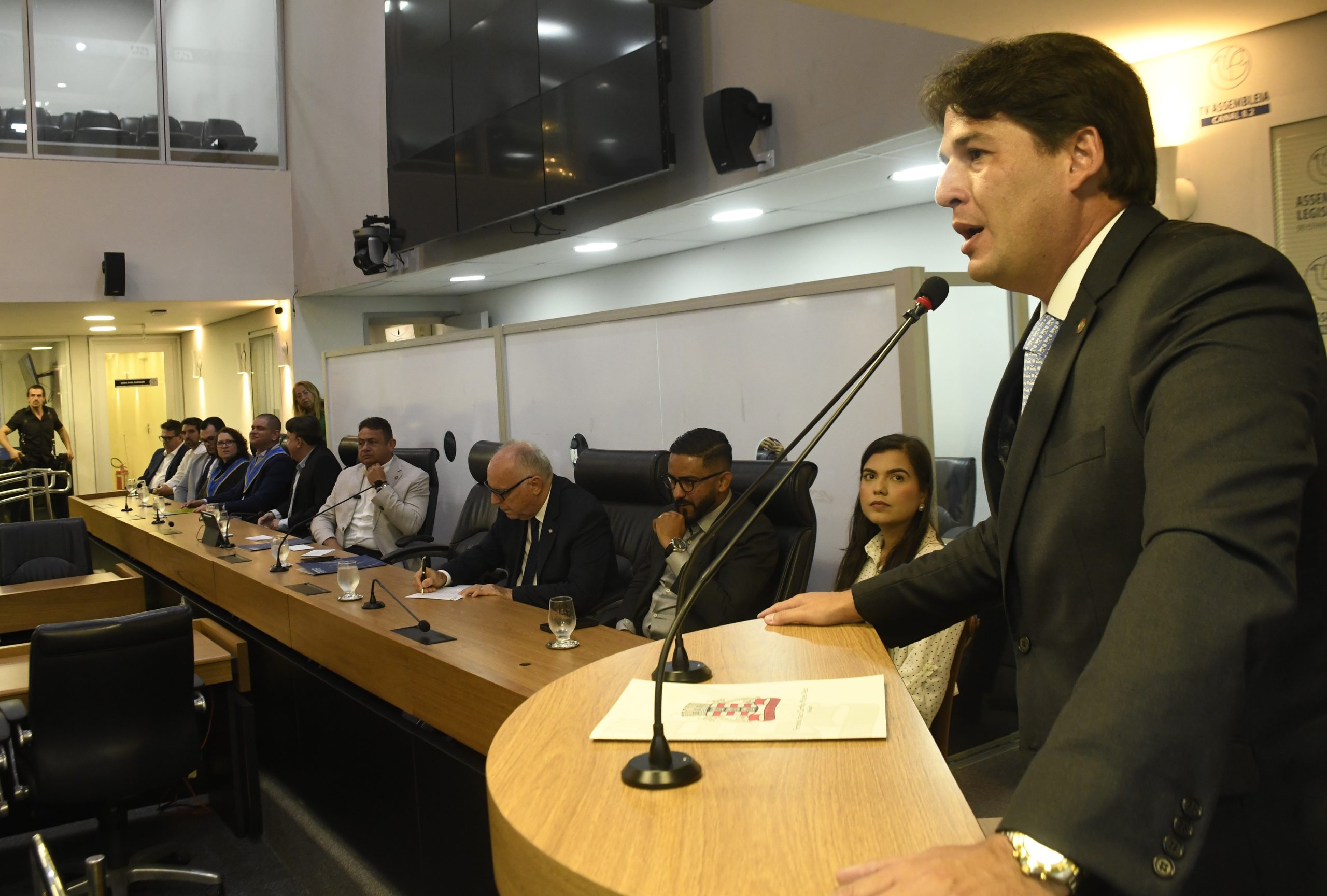 Em sessão conjunta, Câmara e Assembleia comemoram Dia do Administrador