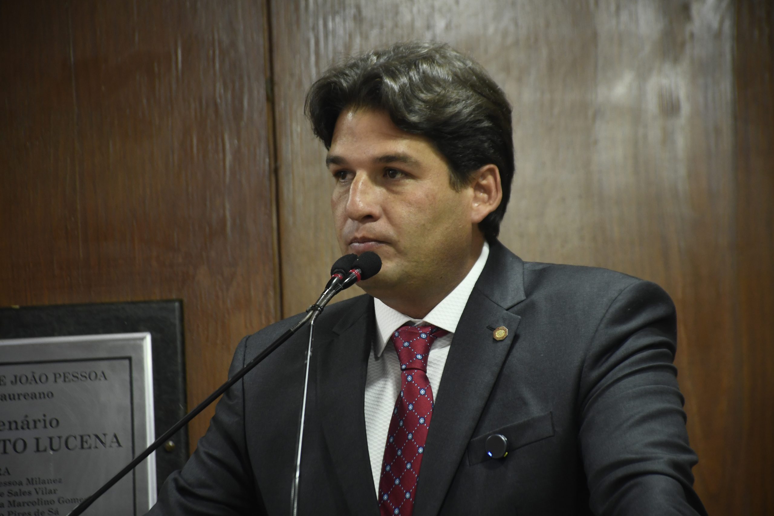 Parlamentar sai em defesa da saúde na Paraíba