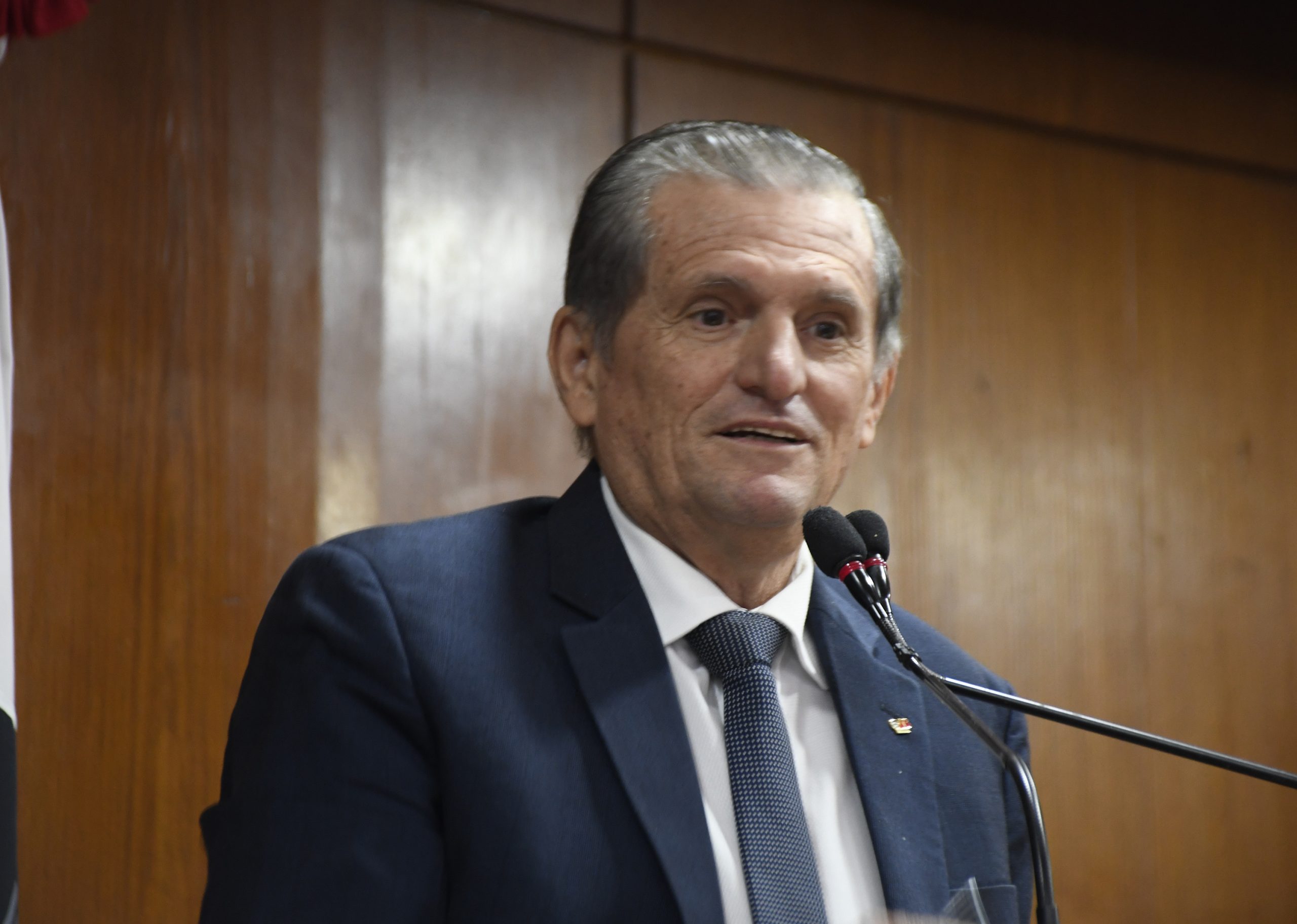 Líder da situação defende debate sobre Zona Azul