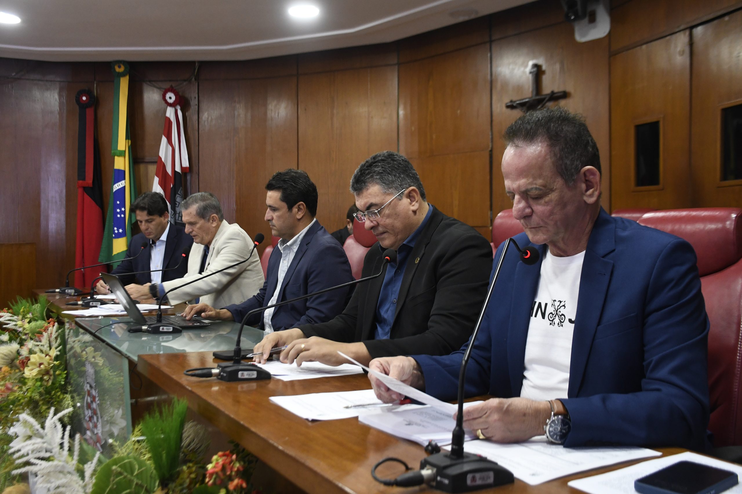 CCJ aprecia 31 matérias na reunião desta segunda-feira (10)