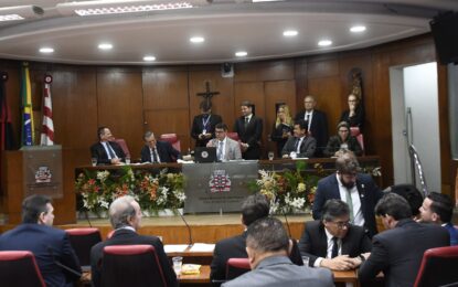 Parlamentares questionam secretário sobre informatização da Saúde