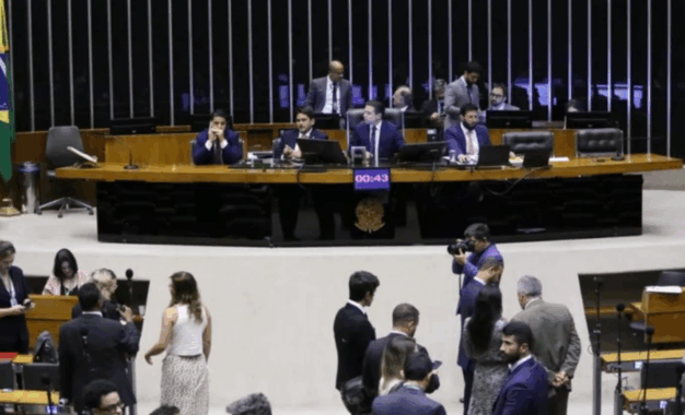 Câmara aprova texto-base do PL Antifacção; maioria da bancada paraibana vota a favor – CONFIRA
