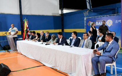 Câmara no Seu Bairro: Vereadores ouvem demandas e respondem moradores do Valentina