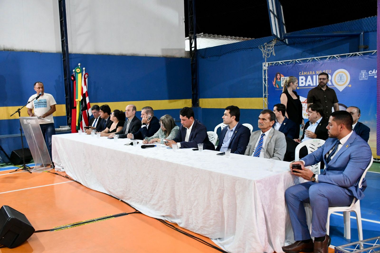 Câmara no Seu Bairro: Vereadores ouvem demandas e respondem moradores do Valentina