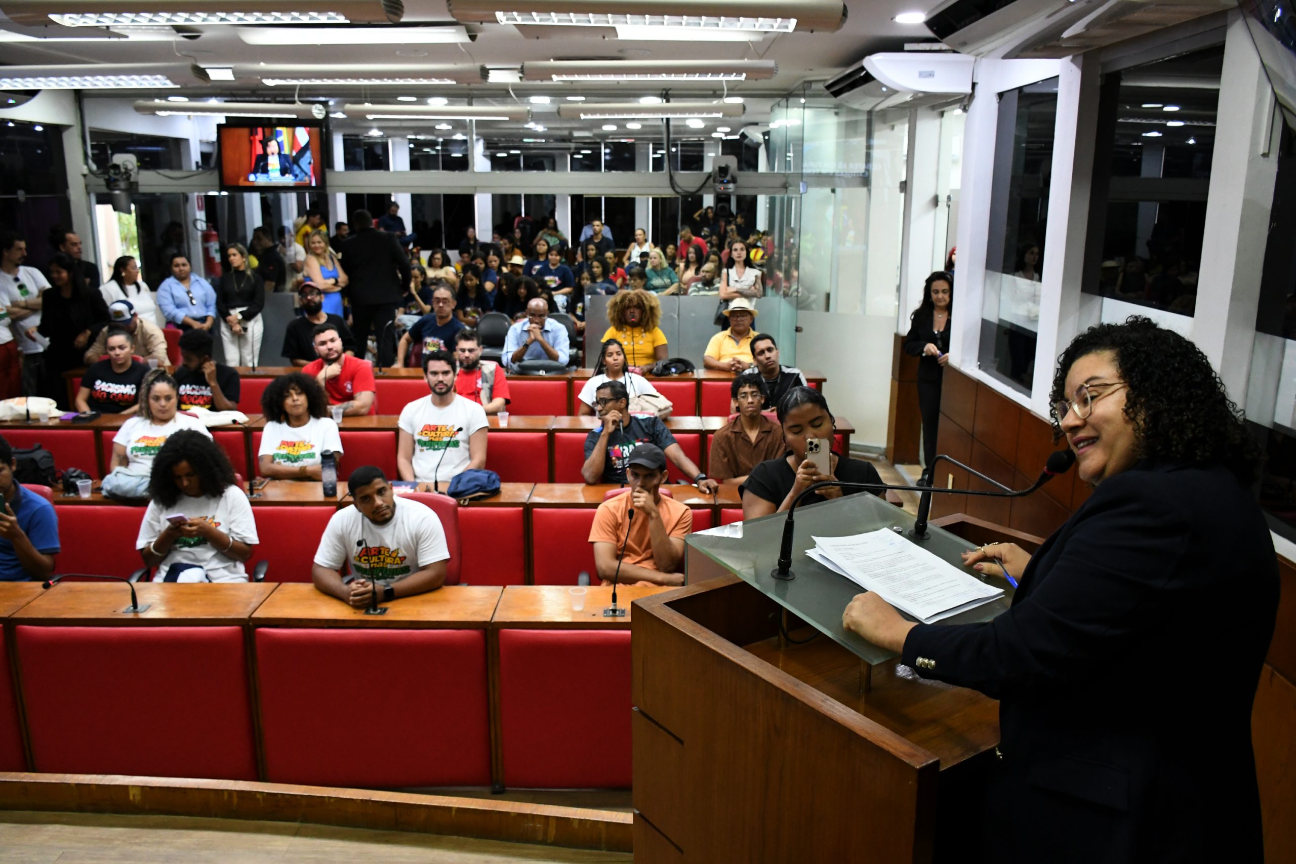 Sessão debate culturas periféricas e práticas exitosas em território de periferia