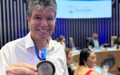 Ruy anuncia recursos para construção de nova praça e recebe homenagem pela atuação no Brejo paraibano