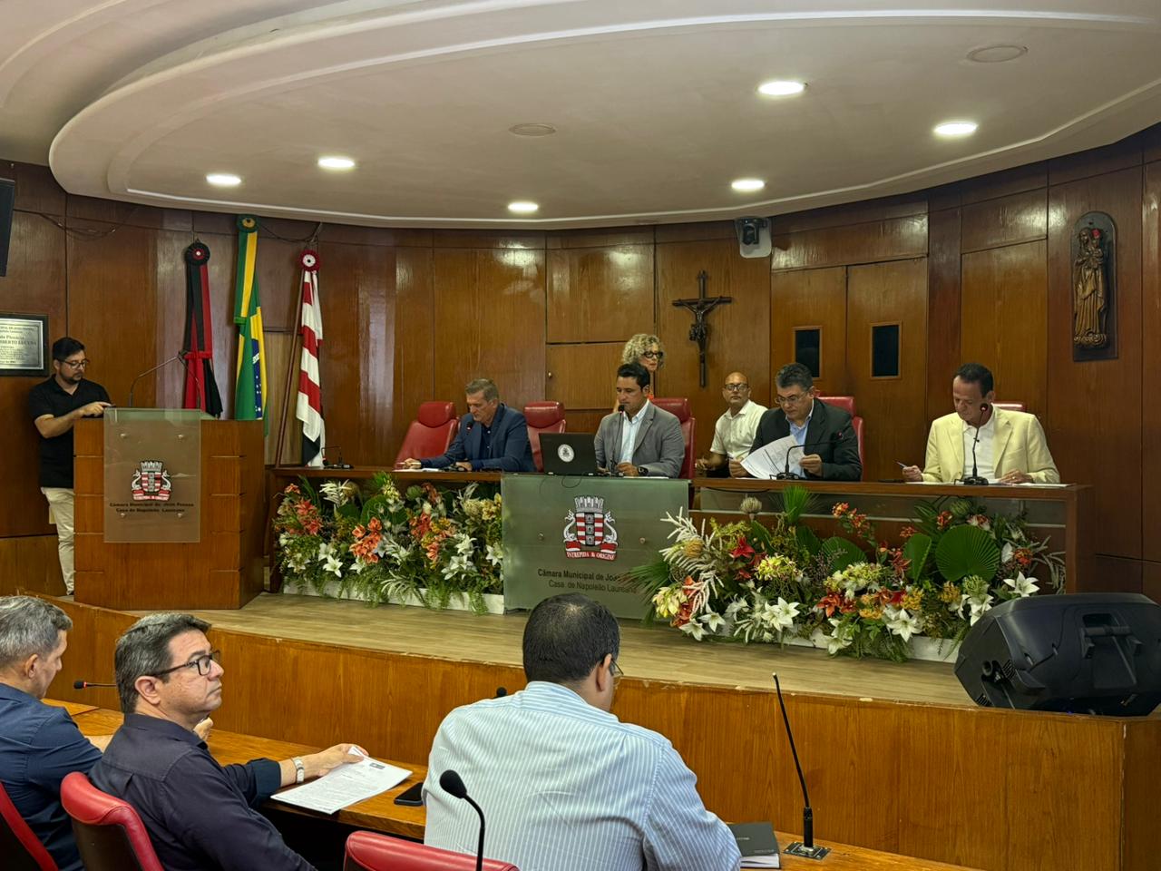 CCJ é favorável a projeto que aperfeiçoa política de atendimento às pessoas com Fibromialgia