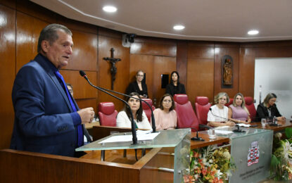 Sessão debate feminização da pobreza e políticas públicas de enfrentamento