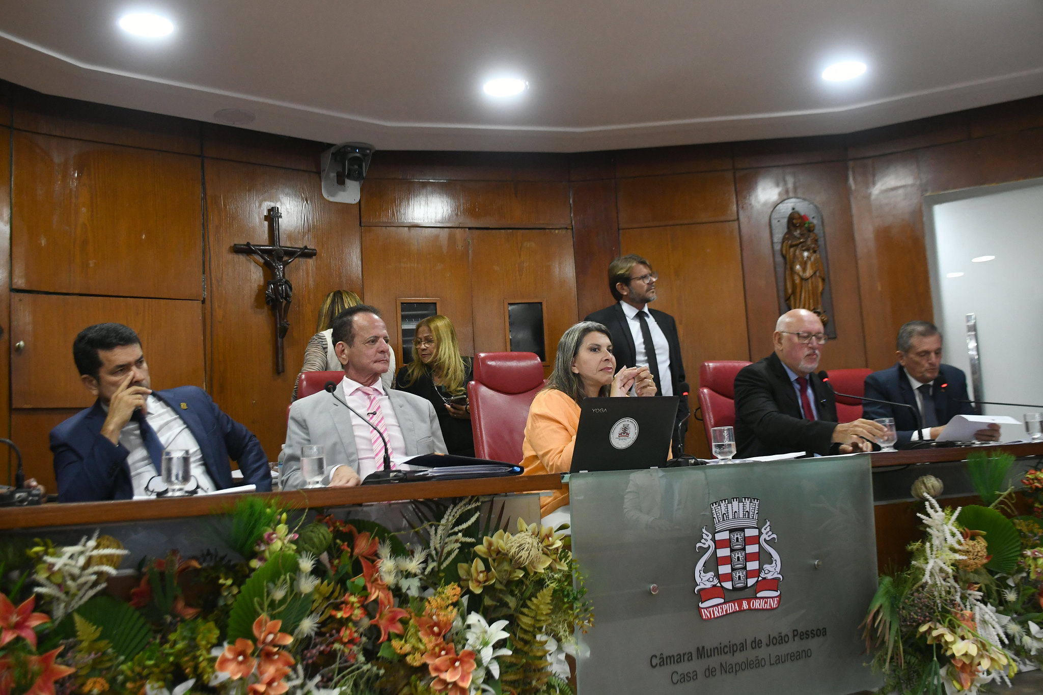 Vereadores parabenizam mulheres e ressaltam importância do enfrentamento à violência de gênero