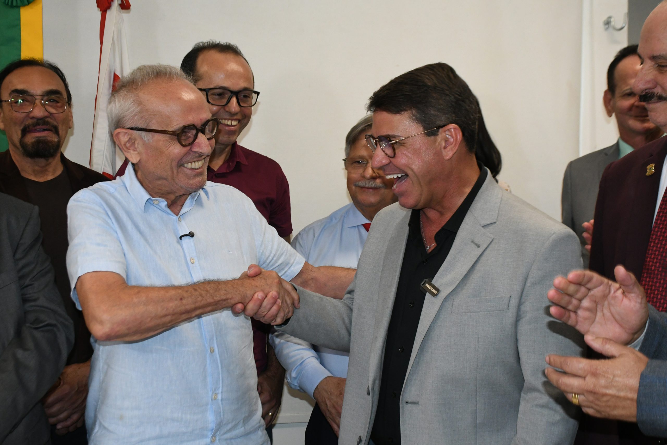 Pela quinta vez, Dinho assume Prefeitura da Capital