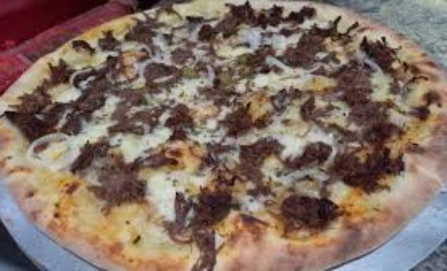 Pizza de carne de sol na nata pode ter causado infecção em mais de 100 pessoas e morte de mulher na Paraíba