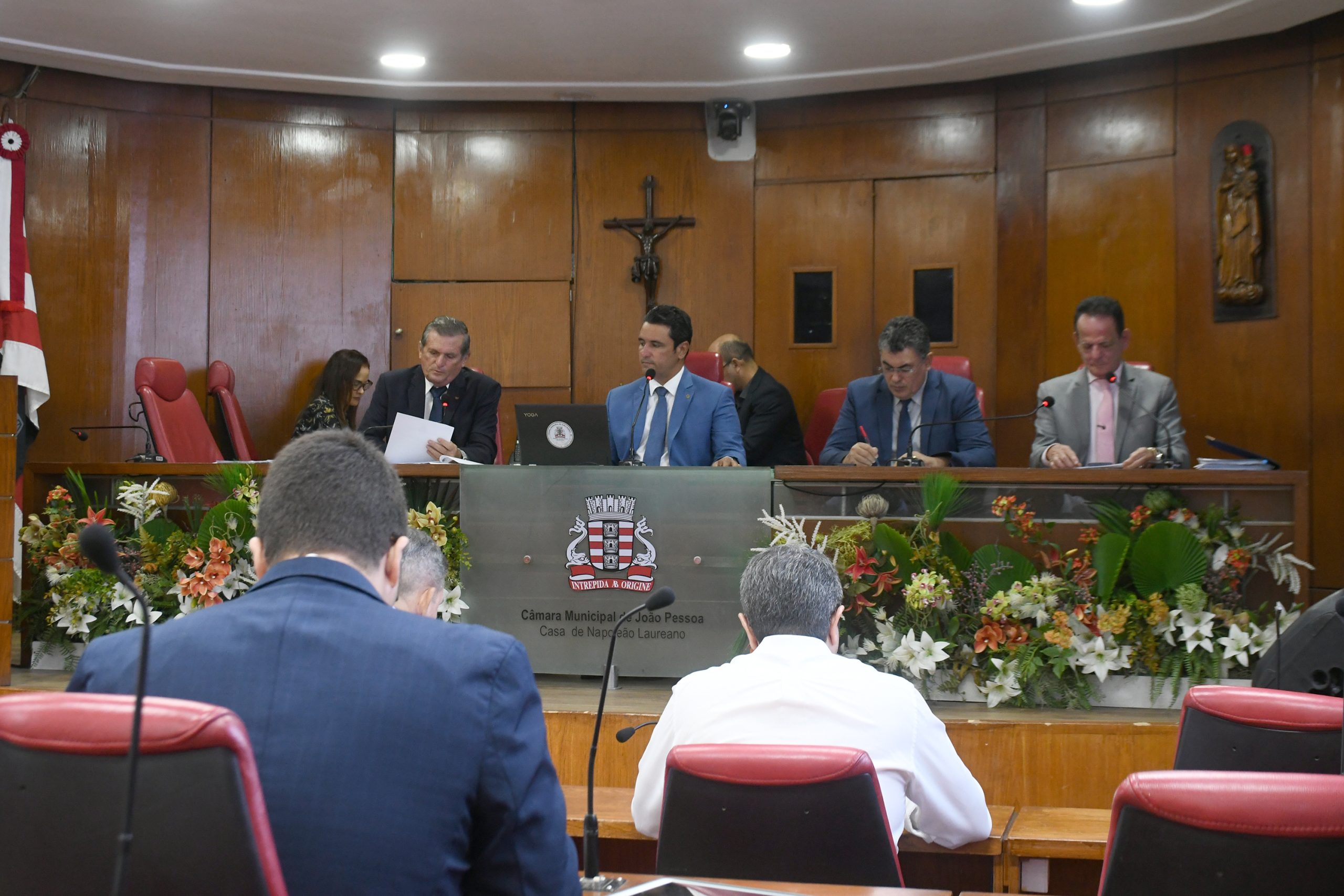 CCJ acata atualização da carreira e dos vencimentos dos guardas-civis