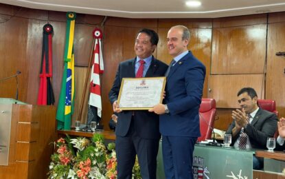 CMJP homenageia gestor do setor de logística e transporte Leandro Domiciano Moura