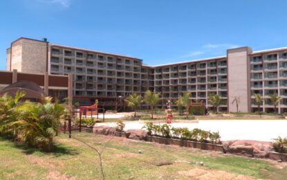 Presidente da CMJP destaca desenvolvimento econômico da capital em inauguração de resort no Polo Turístico Cabo Branco