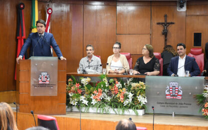 Sessão homenageia 99 anos do Colégio Marista Pio X