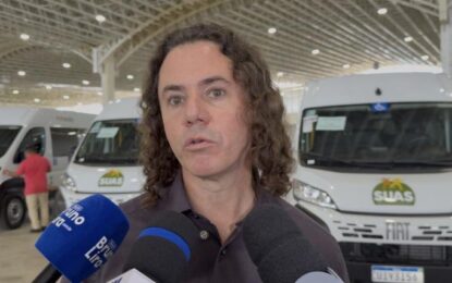 Após ser chamado de nervoso, Veneziano alfineta Hugo Motta: “Não temo batidas à porta às seis da manhã”